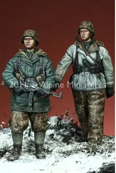 1/35 WWII German Grenadier, 2 Figures, Resin Model Figure Kit, Unassembled and Unpainted