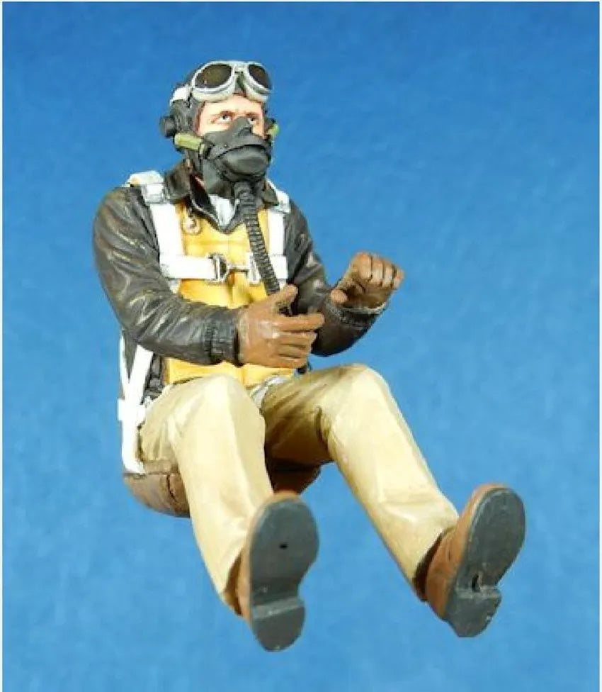 1/32 WWII Fighter Pilot Seated Relaxed Pose, Resin Model Figure Kit, Unassembled and Unpainted