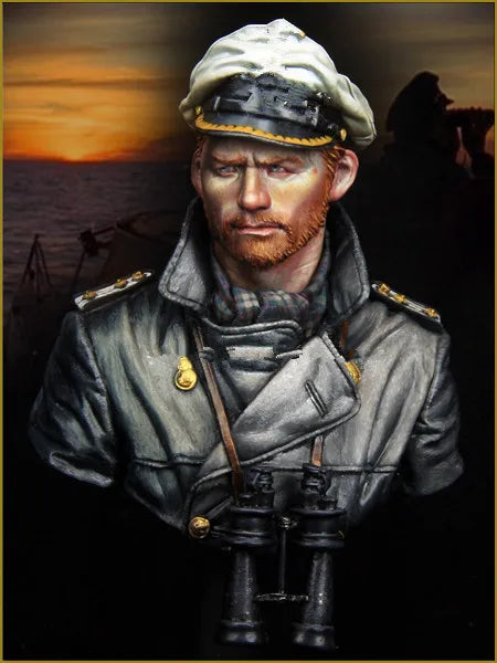 1/10 Modern German Officer with Pickelhaube and Binoculars, Resin Model Bust Kit, Unassembled and Unpainted