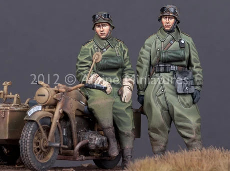 1/35 Modern Motorcycle Soldiers, Resin Model Figure Kit, Unassembled and Unpainted