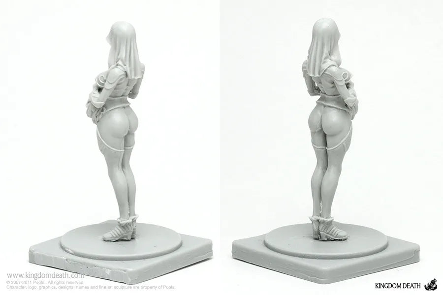 30mm Hooded Sorceress in Long Robes, Resin Model Figure Kit, Unassembled and Unpainted