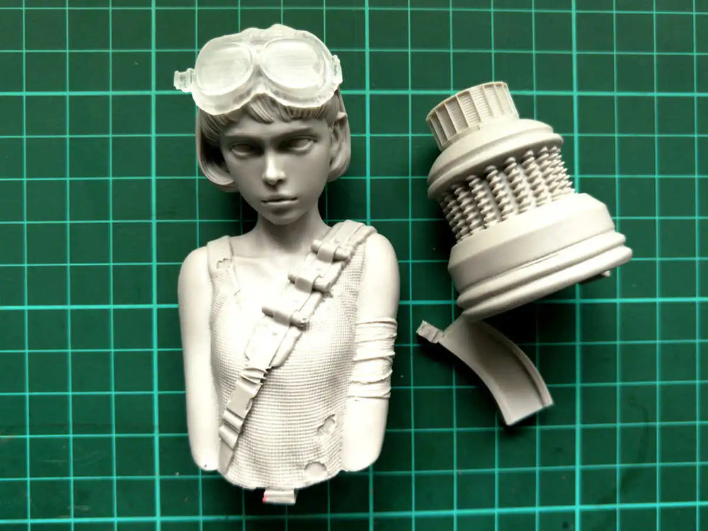 Female Survivor, Resin Model Bust Kit, Fantasy Theme, Unassembled and Unpainted