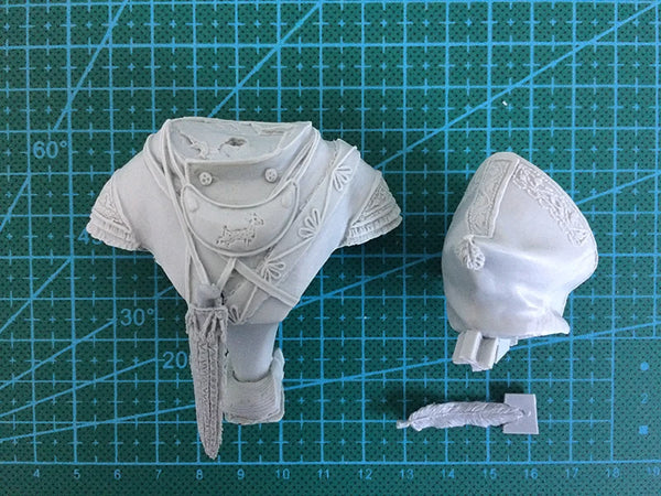 1/10 Female Warrior in Hooded Ornate Armor, Resin Model Bust Kit, Fantasy Theme, Unassembled and Unpainted