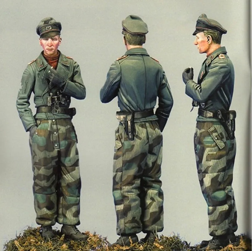 1/16 WWII German Infantry with Officer, 3 Figures, Resin Model Figure Kit, Unassembled and Unpainted