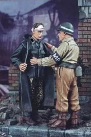 1/35 WWII German & US Troops, Resin Model Figure Kit, Unassembled and Unpainted