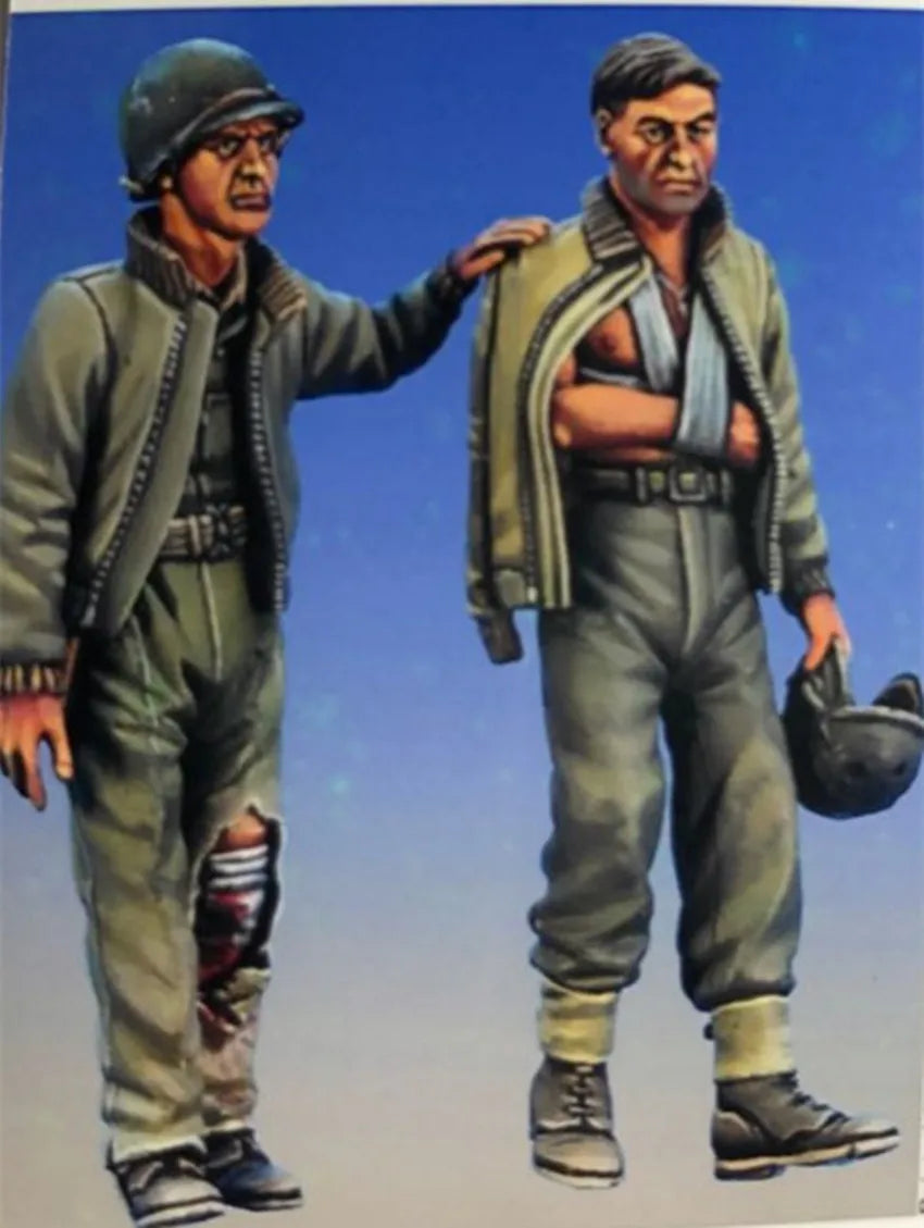 1/35 WWII Soviet Officer with Briefcase and Soldier, Resin Model Figure Kit, Unassembled and Unpainted
