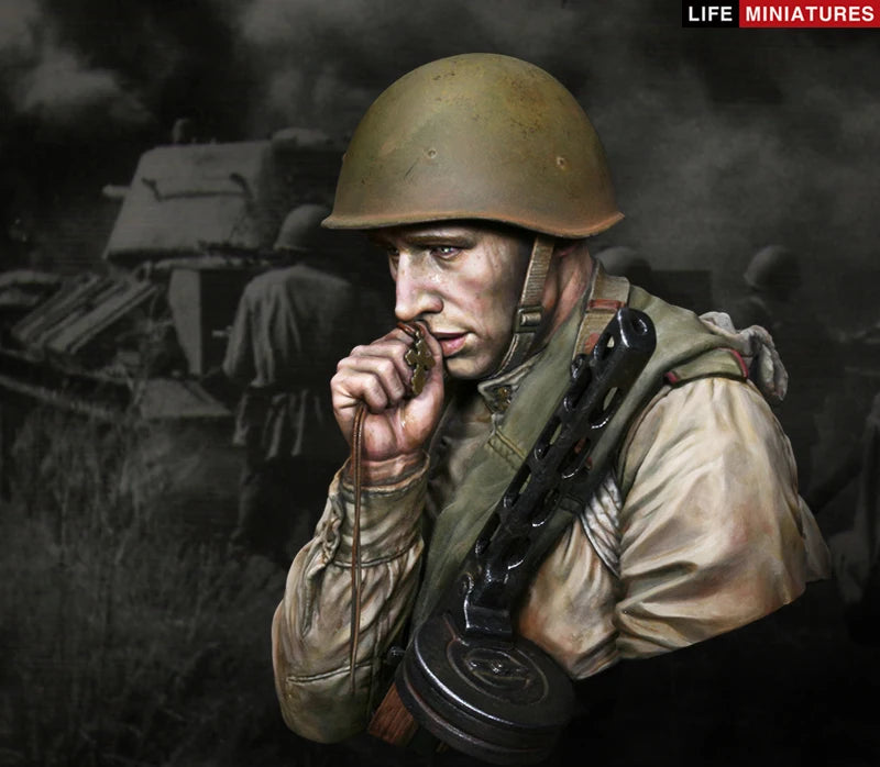 1/10 WWII Soviet Red Army Infantryman, Resin Model Figure Kit, Unassembled and Unpainted