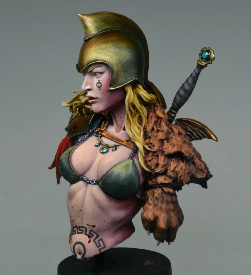 1/10 Blonde Warrior with Golden Pointed Helm and Sword, Resin Model Bust Kit, Fantasy Theme, Unassembled and Unpainted