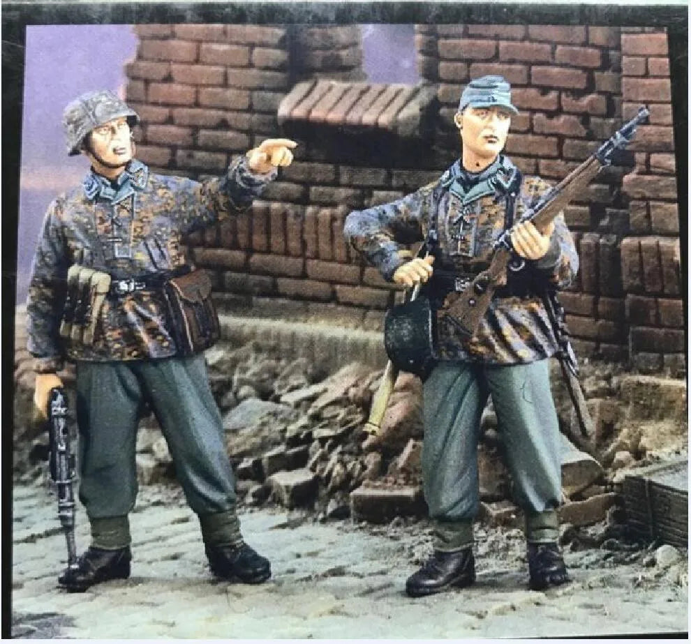 1/35 WWI German Infantryman with Fixed Bayonet, Resin Model Figure Kit, Unassembled and Unpainted