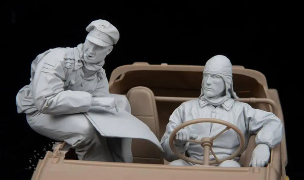 1/16 WWII Military Boat Scene, 2 Figures, Resin Model Diorama Kit, Unassembled and Unpainted