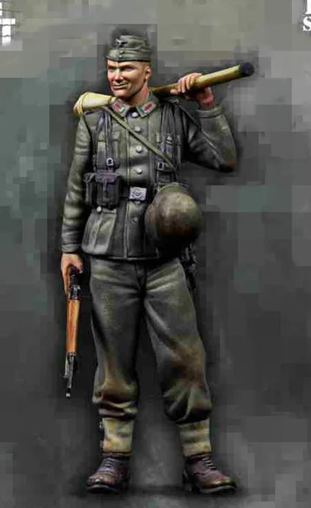 1/35 WWI German Anti-Tank Rifleman, Resin Model Figure Kit, Unassembled and Unpainted