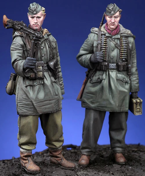 1/35 WWII German Soldiers at Kharkov, 2 Figures, Resin Model Figure Kit, Unassembled and Unpainted