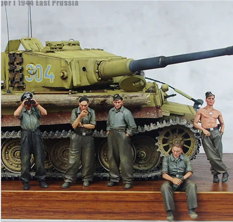 1/35 WWII German Tiger Tank Crew, 9 Figures, Resin Model Figure Kit, Unassembled and Unpainted