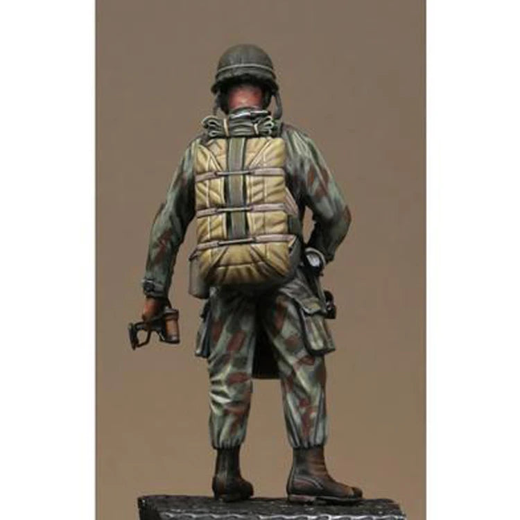 1/24 WWI German Infantry with Pickelhaube, Resin Model Figure Kit, Unassembled and Unpainted