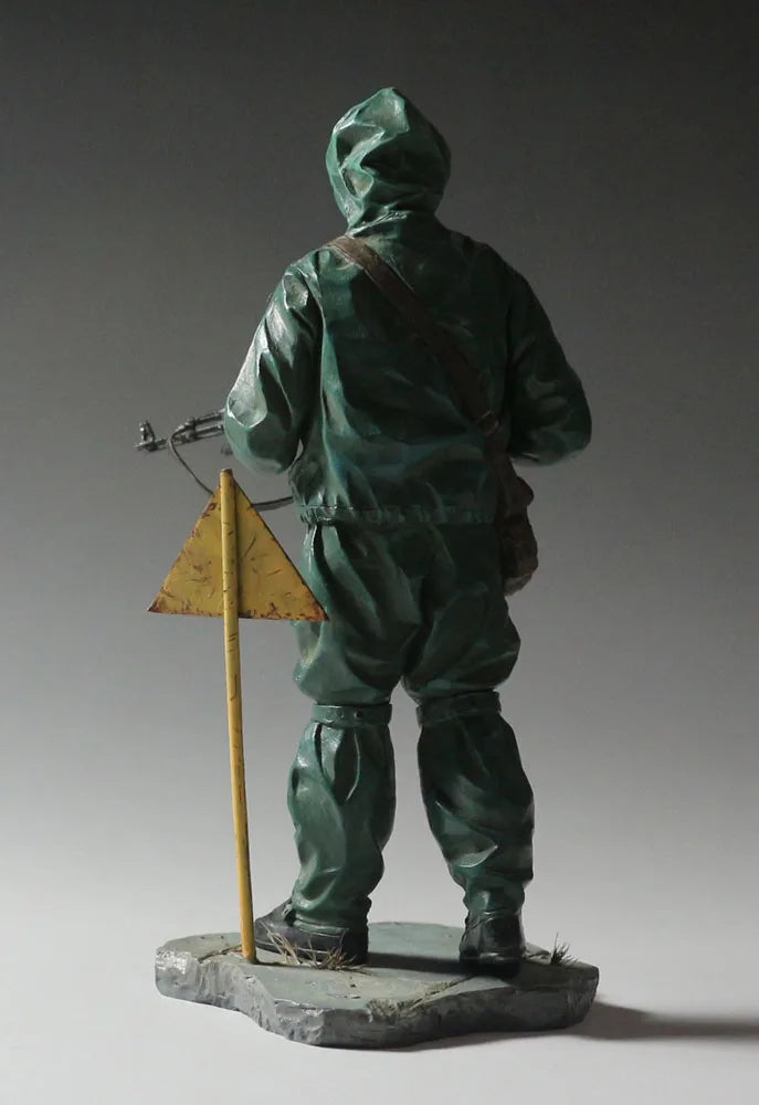 120mm WWI Soldier with Gas Mask, Resin Model Figure Kit, Unassembled and Unpainted