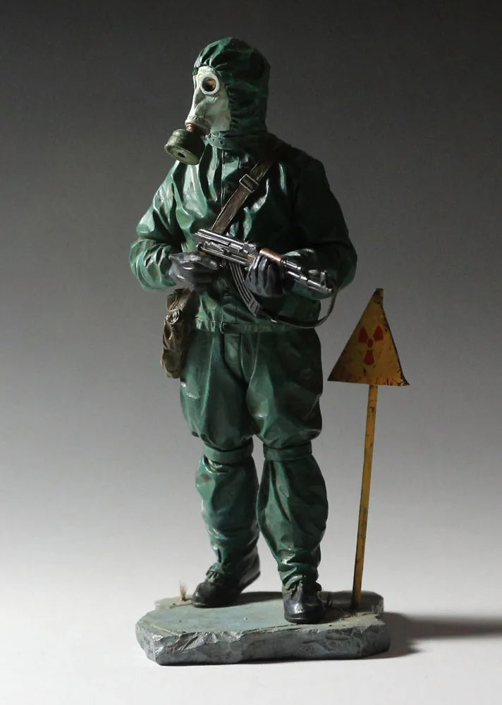 120mm WWI Soldier with Gas Mask, Resin Model Figure Kit, Unassembled and Unpainted