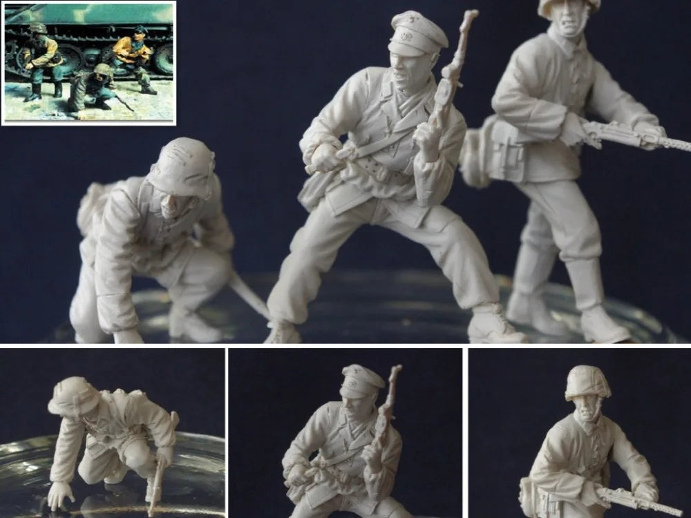 1/35 WWII German Infantry in Assault, 3 Figures, Resin Model Figure Kit, Unassembled and Unpainted