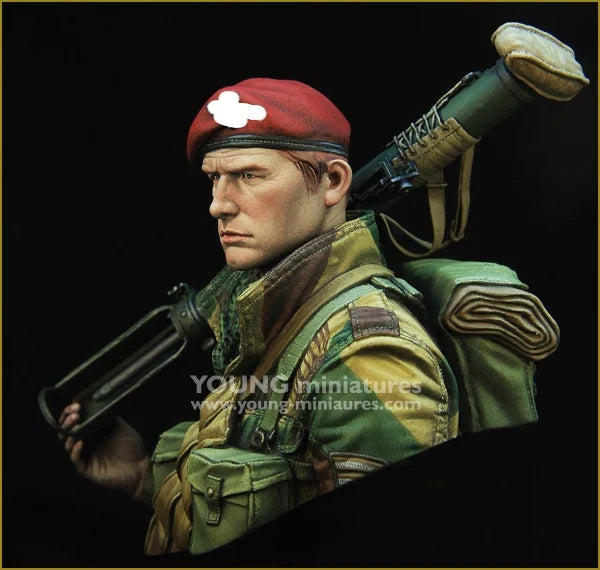 1/10 WWII British Airborne PIAT, Resin Model Bust Kit, Unassembled and Unpainted