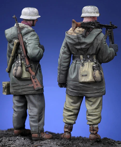 1/35 WWII German Soldiers at Kharkov, 2 Figures, Resin Model Figure Kit, Unassembled and Unpainted