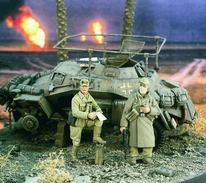 1/35 Modern African Military Personnel, 2 Figures, Resin Model Figure Kit, Unassembled and Unpainted