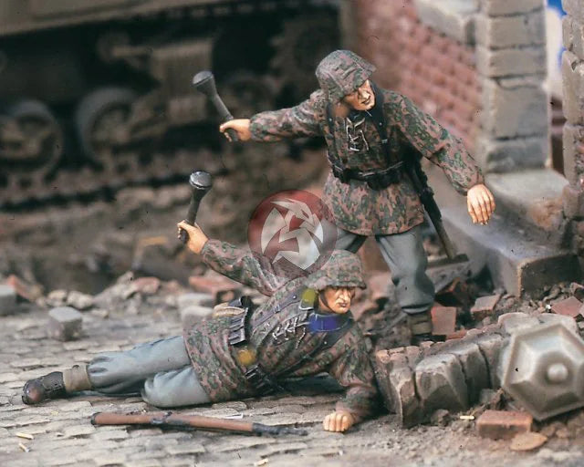 1/35 WWII German Infantry Grenade Assault, Resin Model Figure Kit, Unassembled and Unpainted