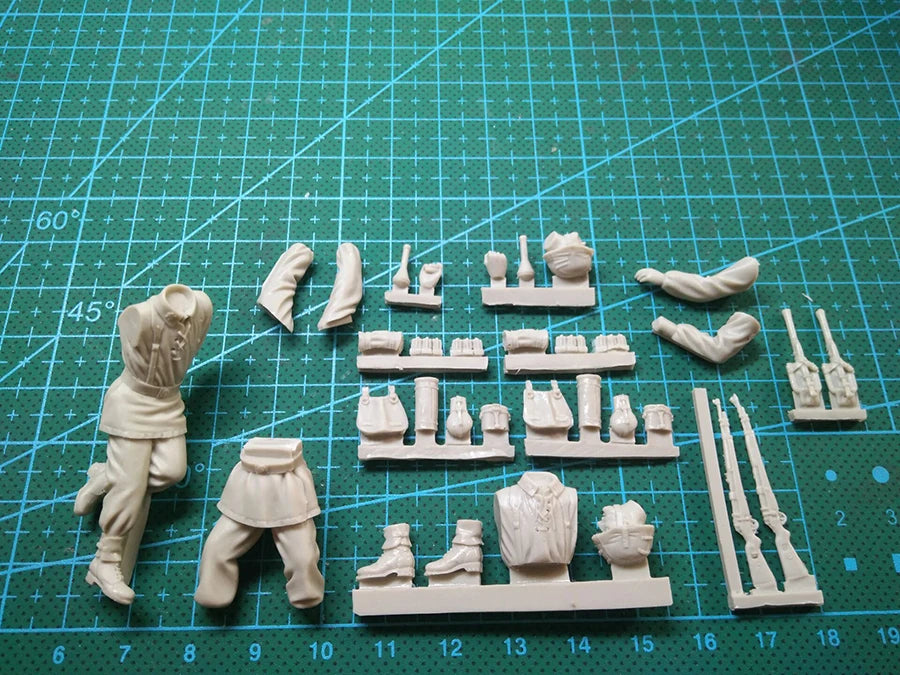 1/35 WWII German Infantry Grenade Assault, Resin Model Figure Kit, Unassembled and Unpainted