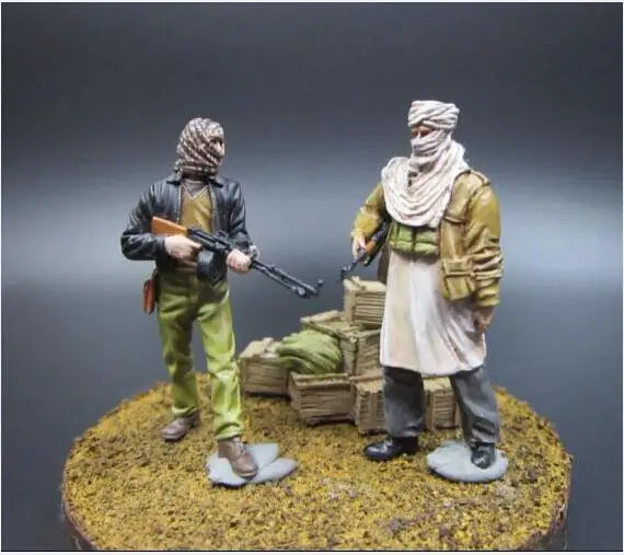 1/35 Armed Fantasy Warriors, 2 Figures, Resin Model Figure Kit, Fantasy Theme, Unassembled and Unpainted