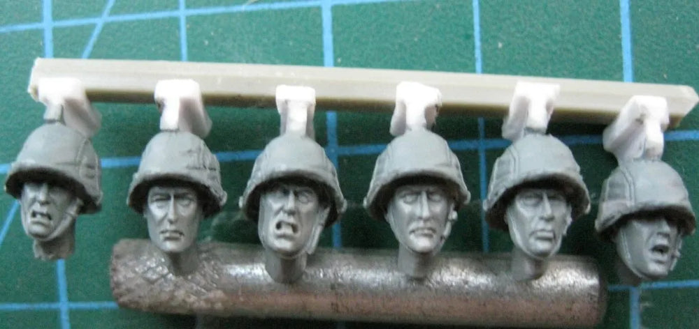 1/35 WWII British Infantry in Pickelhaube Helmets, 6 Figures, Resin Model Figure Kit, Unassembled and Unpainted