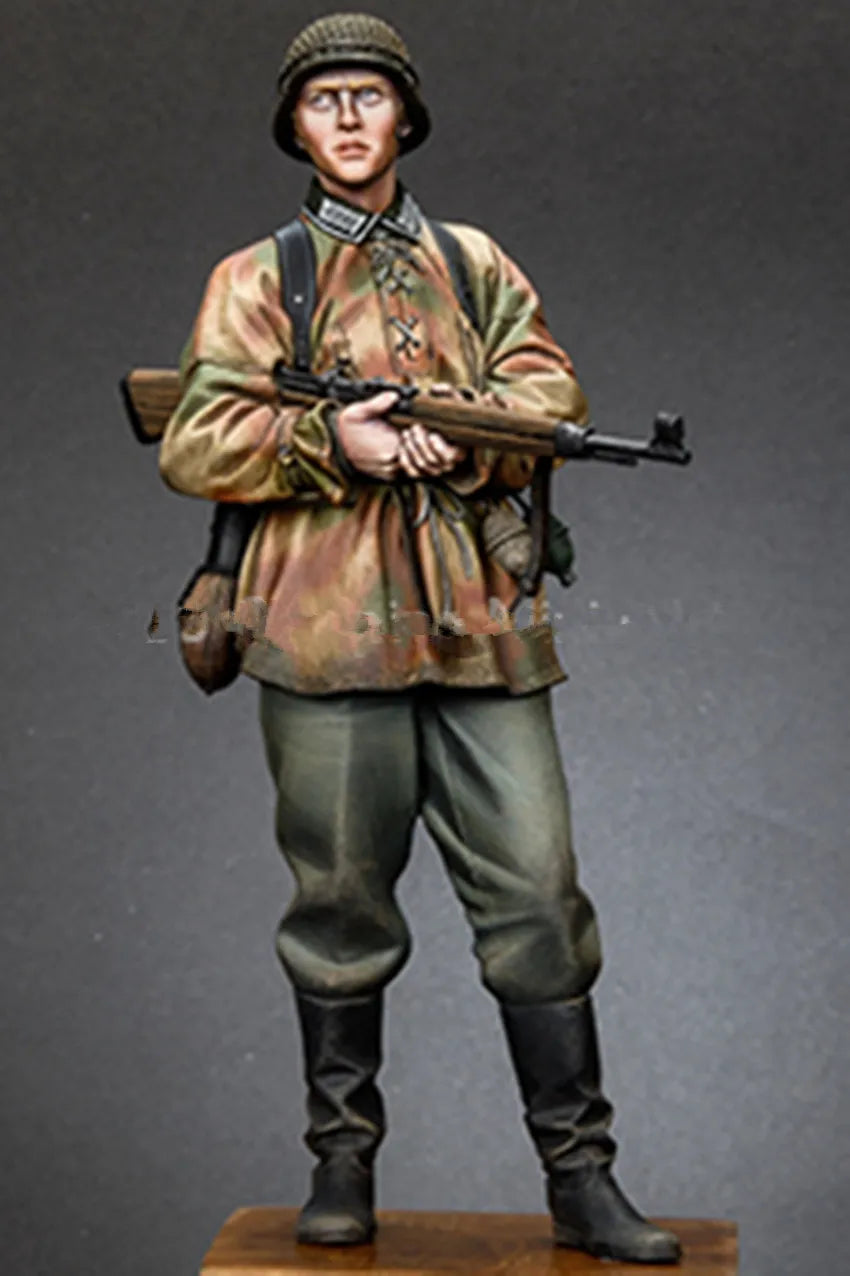 1/16 WWI German Infantryman with Pickelhaube, Resin Model Figure Kit, Unassembled and Unpainted