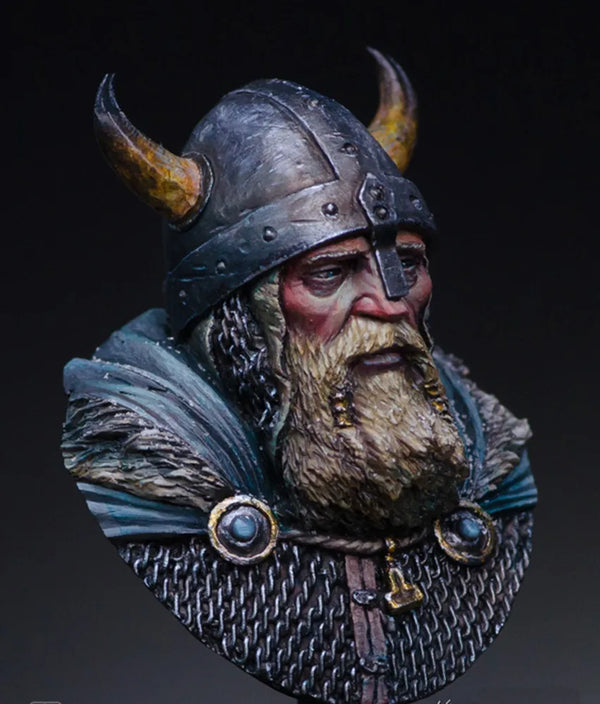 1/16 Medieval Bearded Viking Warrior in Horned Helm, Resin Model Bust Kit, Unassembled and Unpainted
