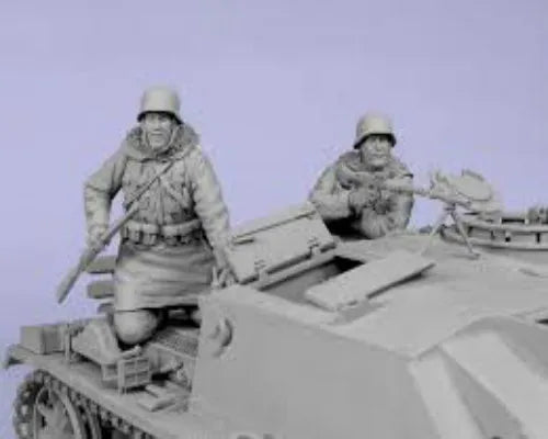 1/35 Combat Soldiers, 2 Figures, Resin Model Figure Kit, Military Theme, Unassembled and Unpainted
