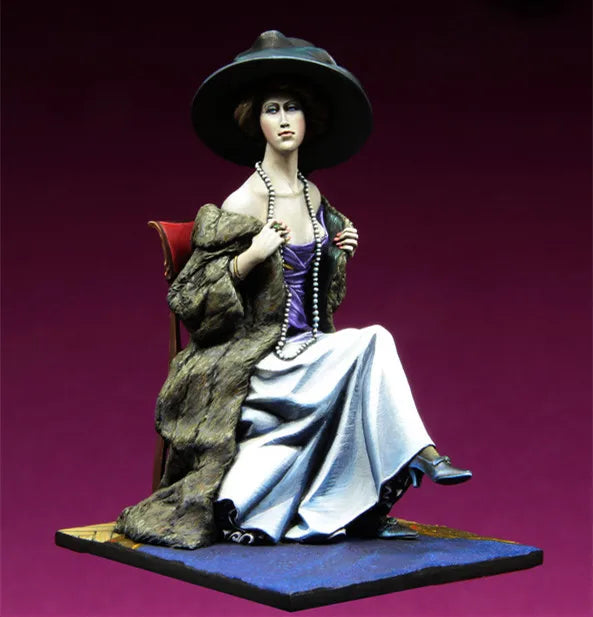 1/24 1920s Glamorous Woman, Resin Model Figure Kit, Unassembled and Unpainted