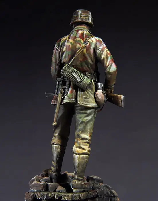 90mm WWII German Panzer Grenadier, Resin Model Figure Kit, Unassembled and Unpainted
