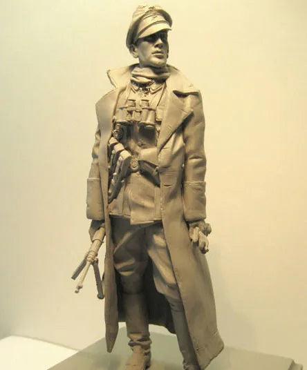 1/16 Female Tactical Operative in Long Coat with Rifle, Resin Model Figure Kit, Anime Theme, Unassembled and Unpainted