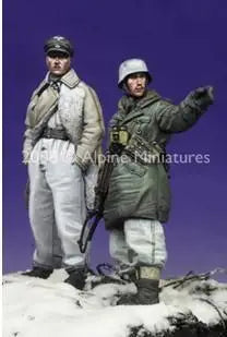 1/35 Winter Military Soldiers, 2 Figures, Resin Model Figure Kit, Military Theme, Unassembled and Unpainted