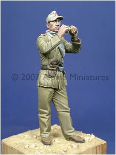 1/35 WWII German DAK Panzer NCO, Resin Model Figure Kit, Unassembled and Unpainted