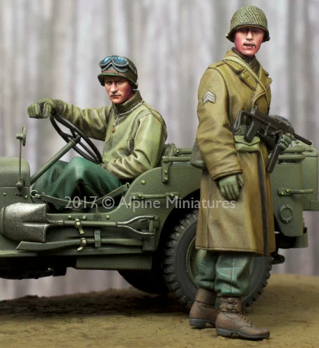 1/35 Modern US NCO & Driver, 2 Figures, Resin Model Figure Kit, Military Theme, Unassembled and Unpainted