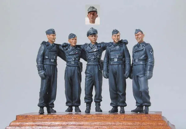1/35 WWII German Luftwaffe Aircrew Standing, 5 Figures, Resin Model Figure Kit, Unassembled and Unpainted