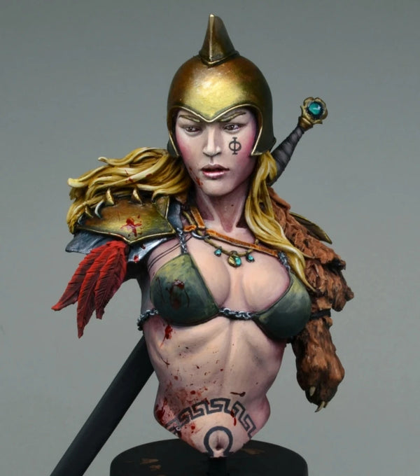 1/10 Blonde Warrior with Golden Pointed Helm and Sword, Resin Model Bust Kit, Fantasy Theme, Unassembled and Unpainted