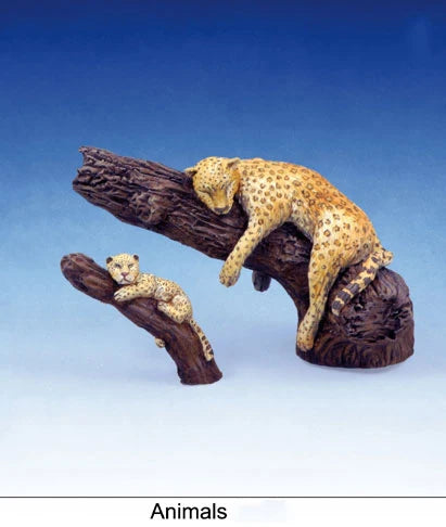 1/35 Leopards, 2 Figures, Resin Model Creature Kit, Wildlife Theme, Unassembled and Unpainted