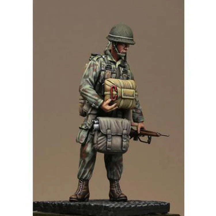 1/24 WWI German Infantry with Pickelhaube, Resin Model Figure Kit, Unassembled and Unpainted