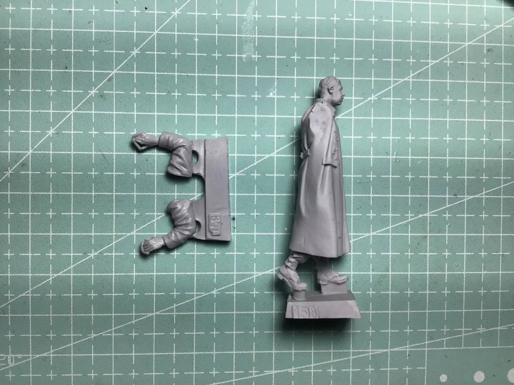 1/35 WWII Soviet WWII Soldier, Resin Model Figure Kit, Unassembled and Unpainted