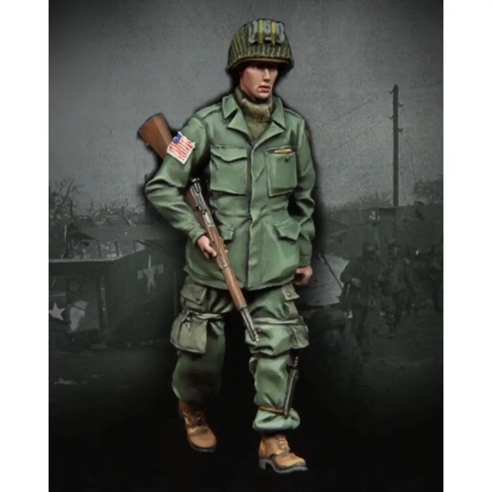 1/35 WWII US Rifleman with M1 Garand, Resin Model Figure Kit, Unassembled and Unpainted