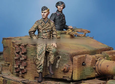 1/35 WWII German Fortification, 2 Figures, Resin Model Diorama Kit, Unassembled and Unpainted