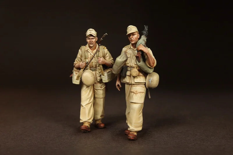 1/35 WWI British Infantrymen Advancing with Bayonets, 2 Figures, Resin Model Figure Kit, Unassembled and Unpainted