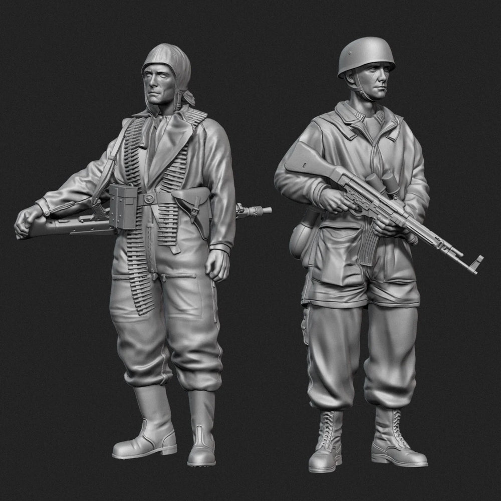 1/35 WWII German Paratroopers Ammo Bearer and Rifleman, 2 Figures, Resin Model Figure Kit, Unassembled and Unpainted
