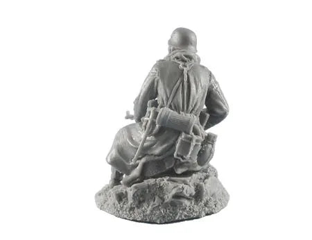 1/35 WWII German Infantry Rifleman with Stahlhelm, Resin Model Figure Kit, Unassembled and Unpainted
