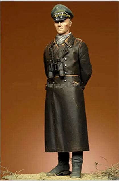 1/16 WWII German Officer in Greatcoat, Resin Model Figure Kit, Unassembled and Unpainted