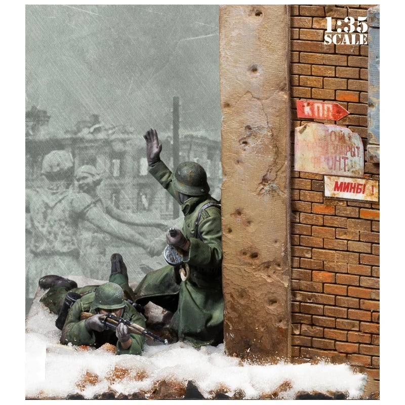 1/35 WWII German Infantry Winter Street Fighting, 3 Figures, Resin Model Diorama Kit, Unassembled and Unpainted