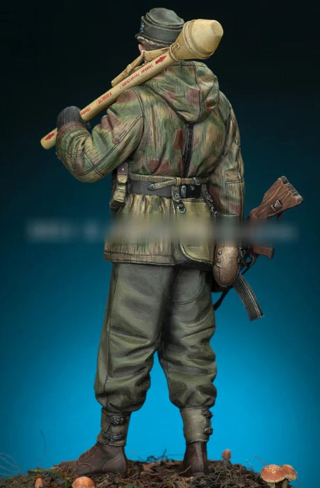 1/16 WWII German Infantry with Entrenching Tool, Resin Model Figure Kit, Unassembled and Unpainted